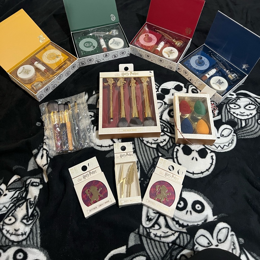 Harry Potter x Ulta Beauty House Makeup Bundle